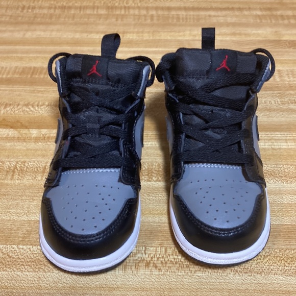 Jordan 1 Mid Shadow Red 640735-096 size 8c - Picture 2 of 7